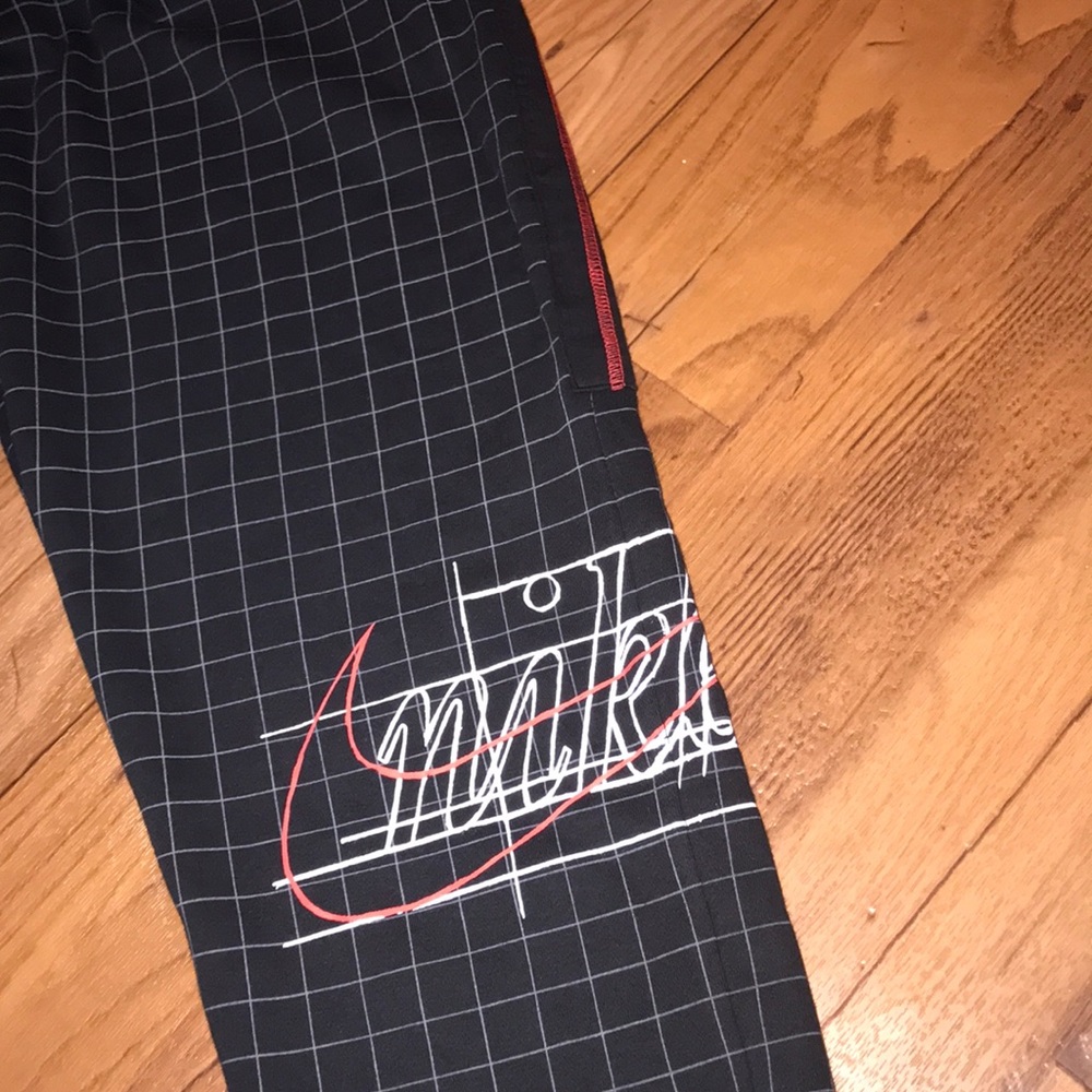 NWT NIKE SWEATPANTS JOGGERS STORY OF THE SWOOSH - Picture 4 of 4